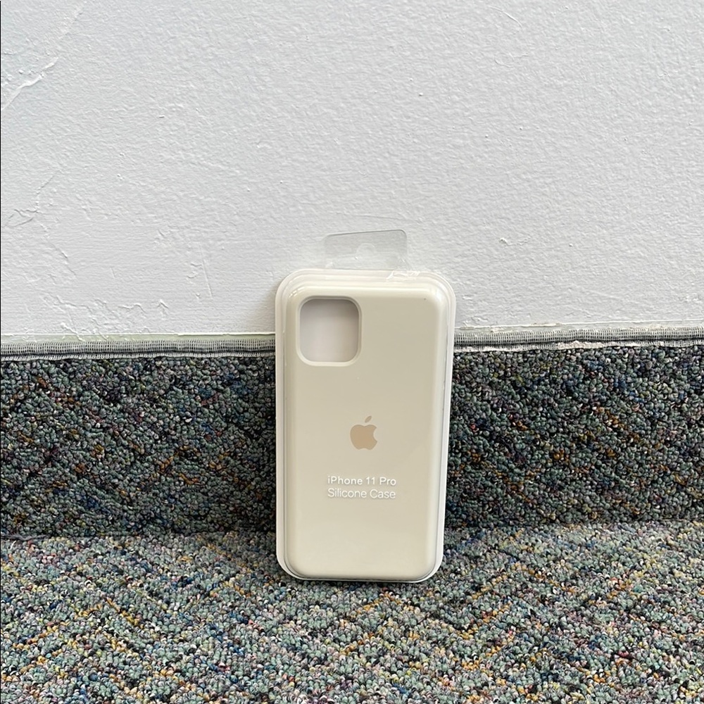 Apple White Silicone iPhone Cover Minimalist Design